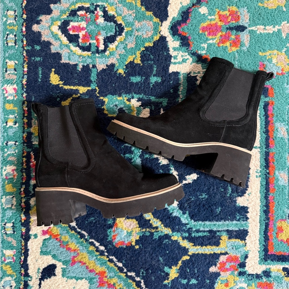 Dolce Vita Black Suede Chelsea Lug Heel Boot - Women size 9